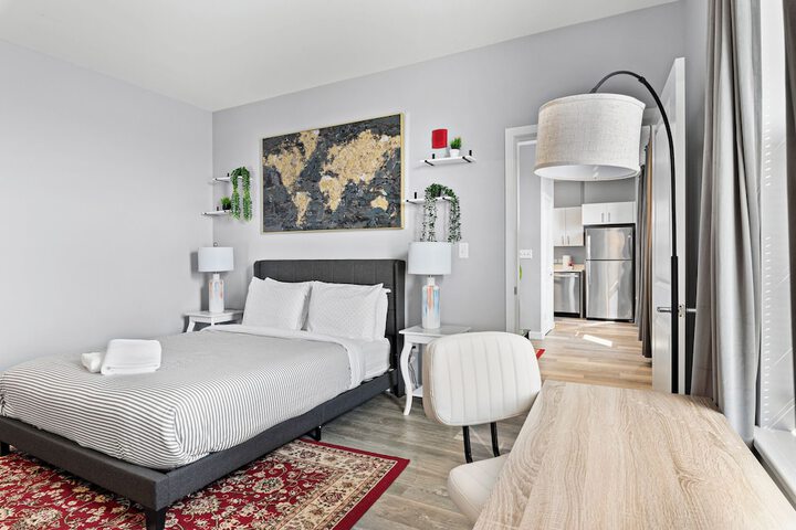 Room 18 of 232