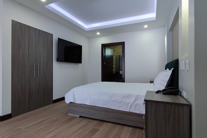 Room 9 of 63