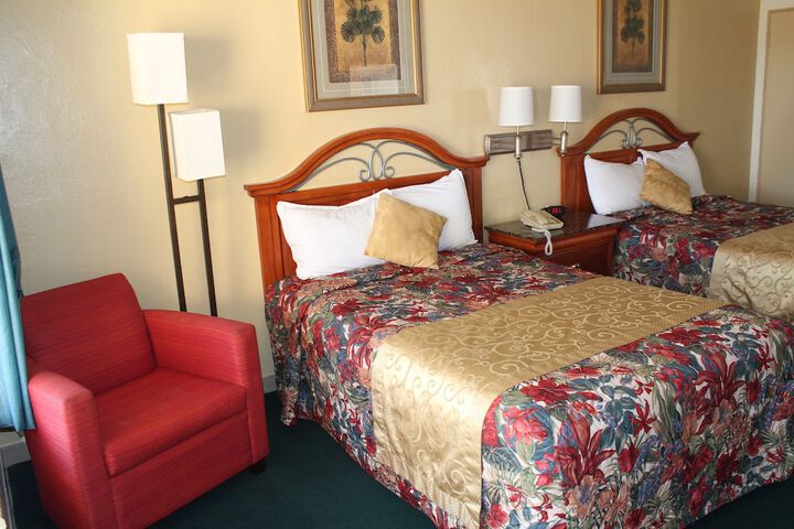 Studio with 2 Double Beds (15 of 15)