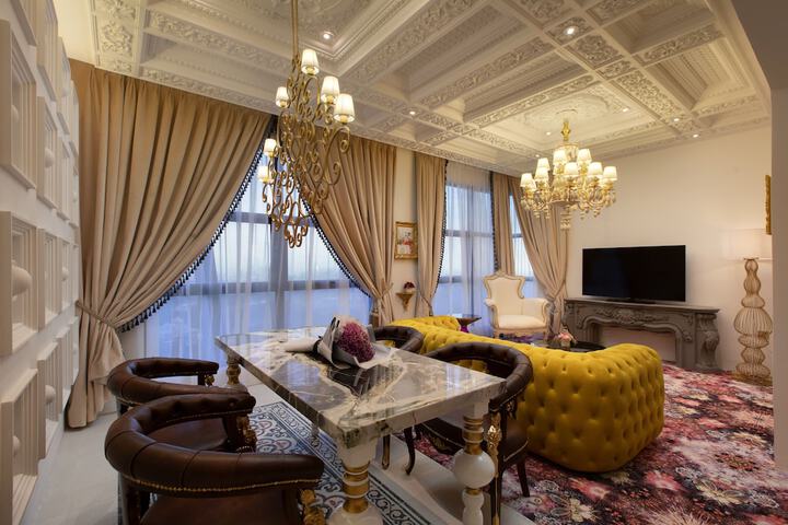 Room 100 of 195