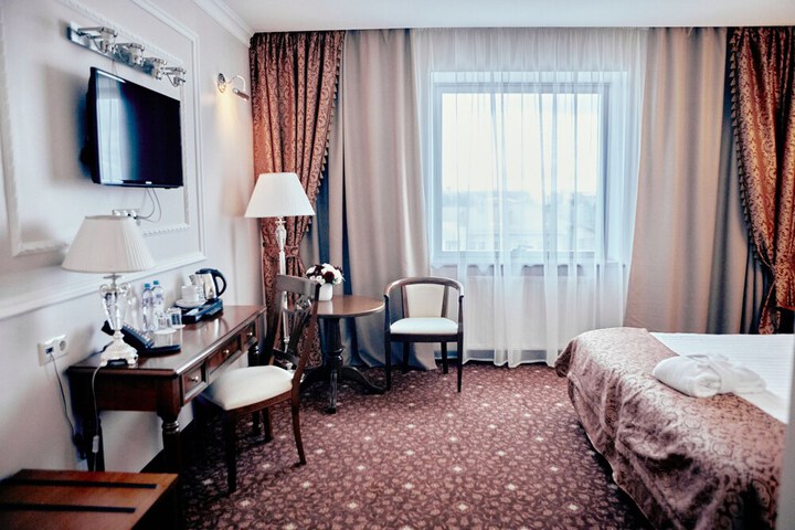 Room 11 of 40