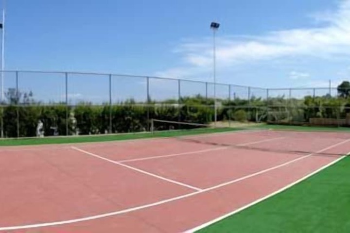 Tennis court