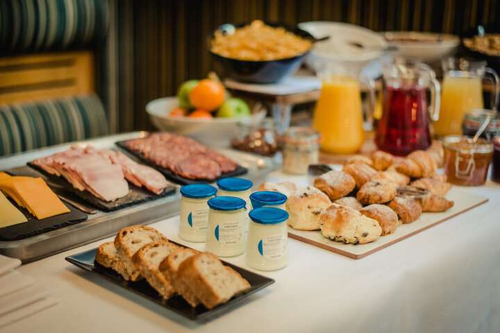 Breakfast/Coffee Service 49 of 62