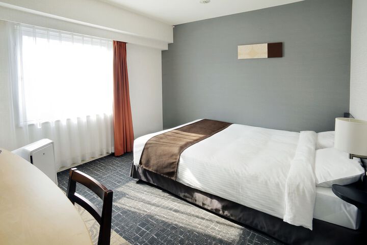 Room 5 of 48