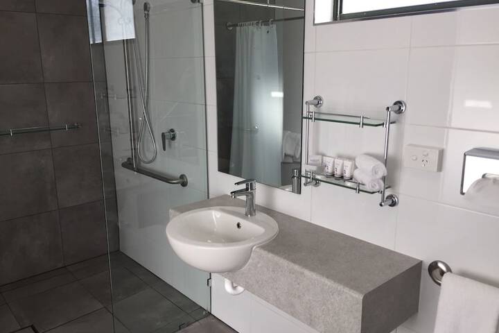Room 15 of 22