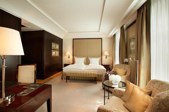 Room 17 of 128