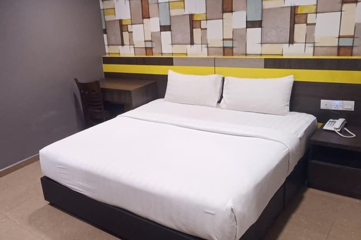 Room 20 of 34