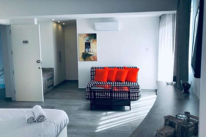 Room 35 of 99