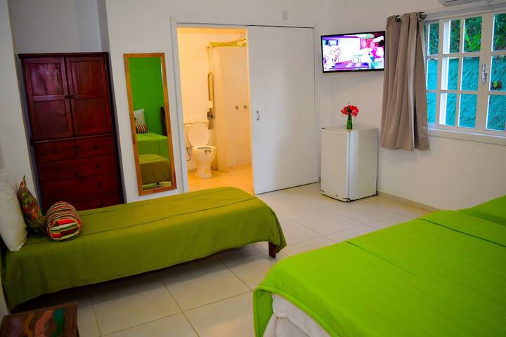 Room 6 of 32
