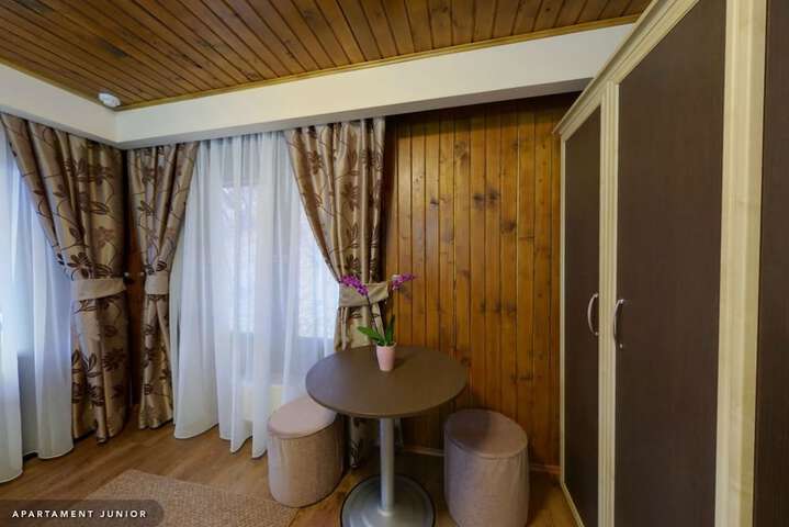Room 5 of 23