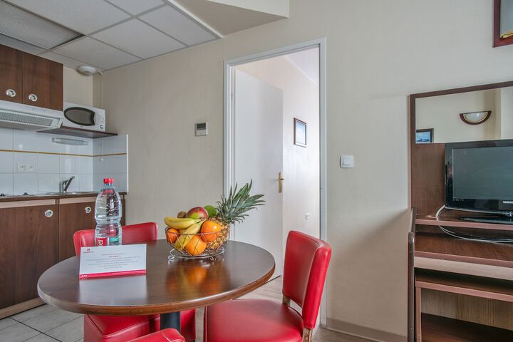 Room 15 of 28