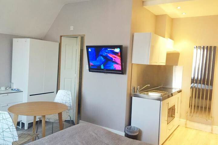 Room 6 of 22