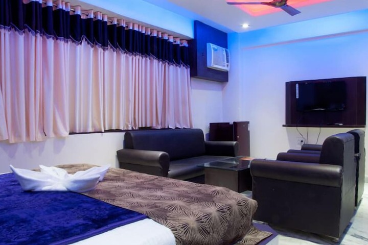 Room 4 of 30