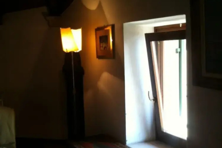 Room 3 of 8