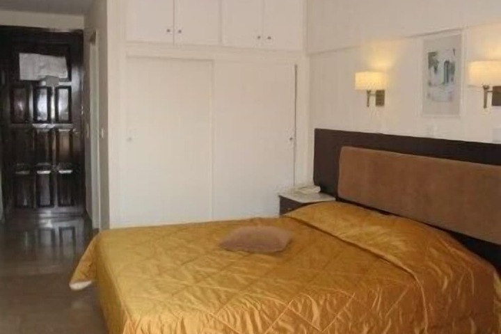 Room 4 of 67