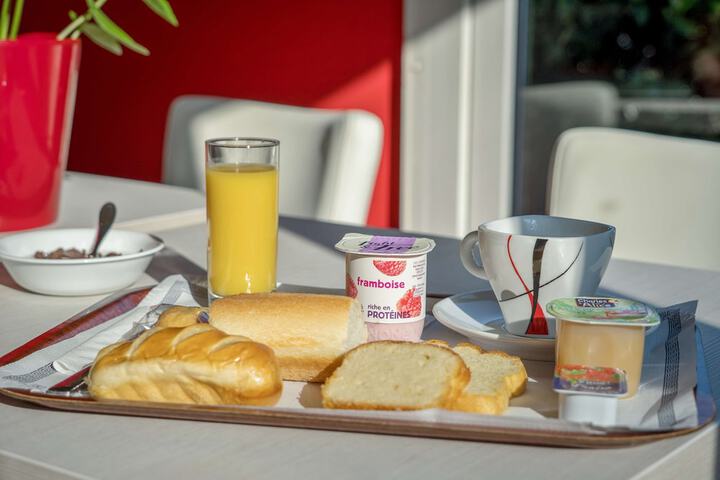 Breakfast/Coffee Service 19 of 34