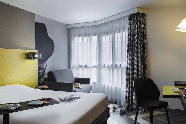 Room 9 of 46