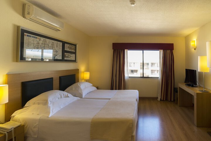 Room 12 of 62