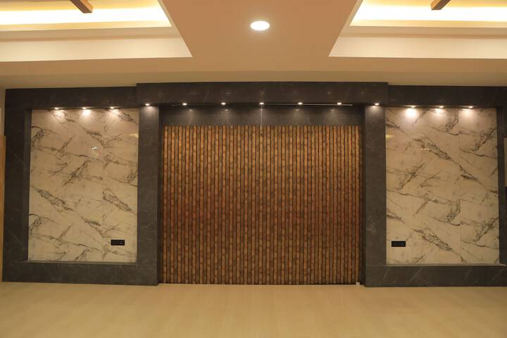 Business Center 111 of 114