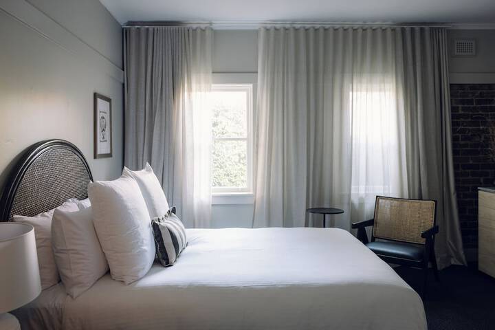Room 6 of 60