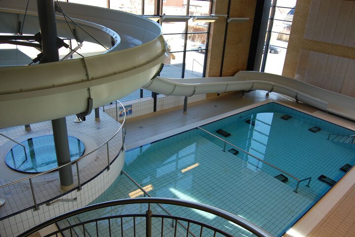 Pool 25 of 66