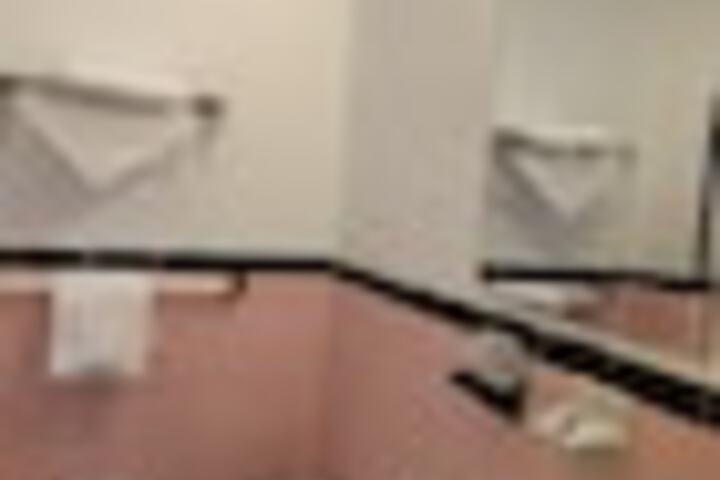Room 20 of 204