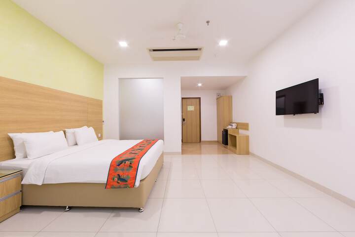 Room 16 of 33