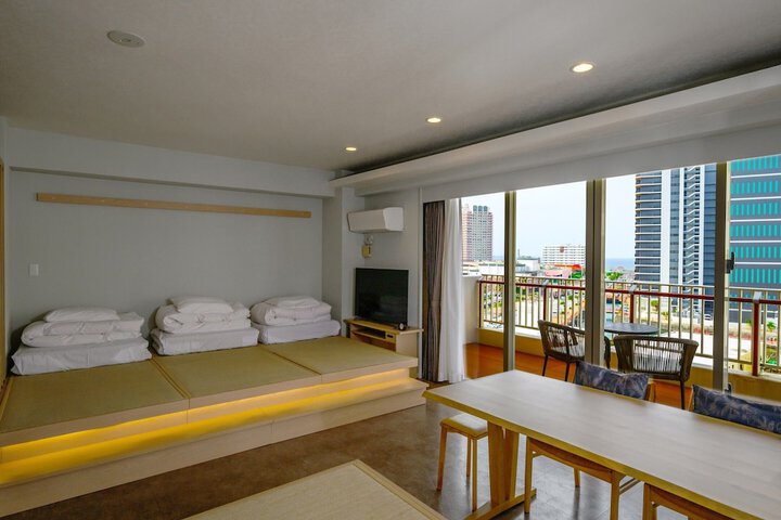 Room 9 of 40