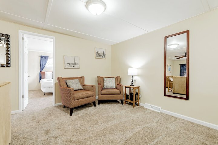 Room 17 of 27