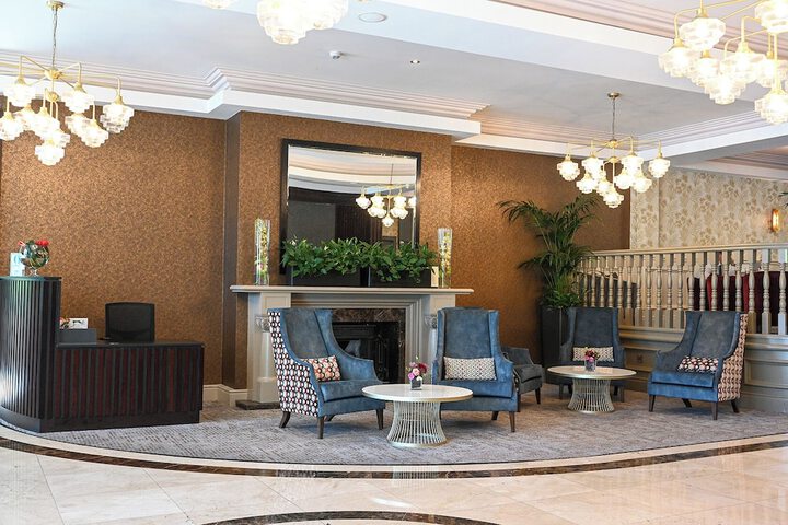 Entrance & Lobby