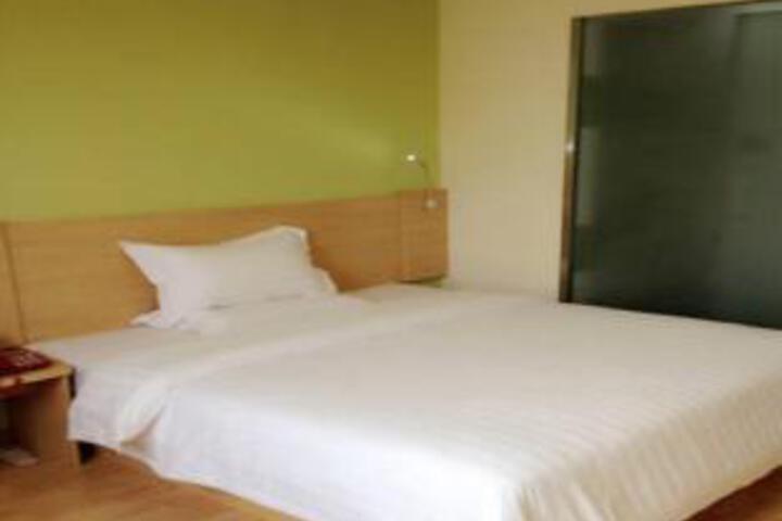 Room 3 of 4
