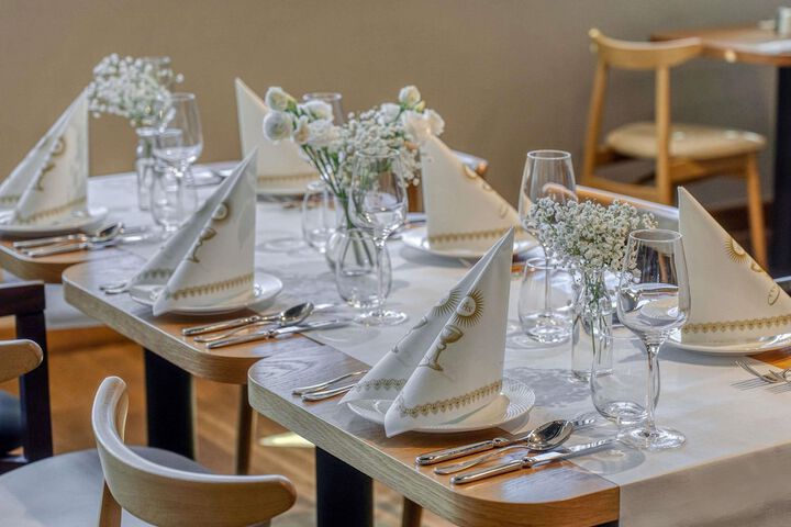 Dining 54 of 75