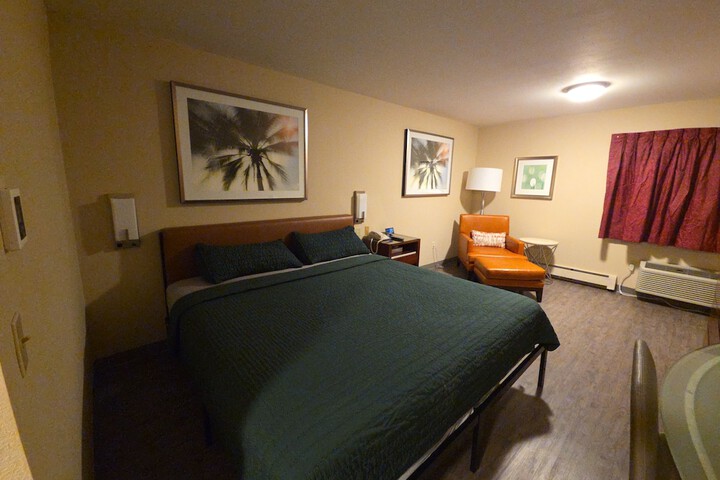Room 42 of 66