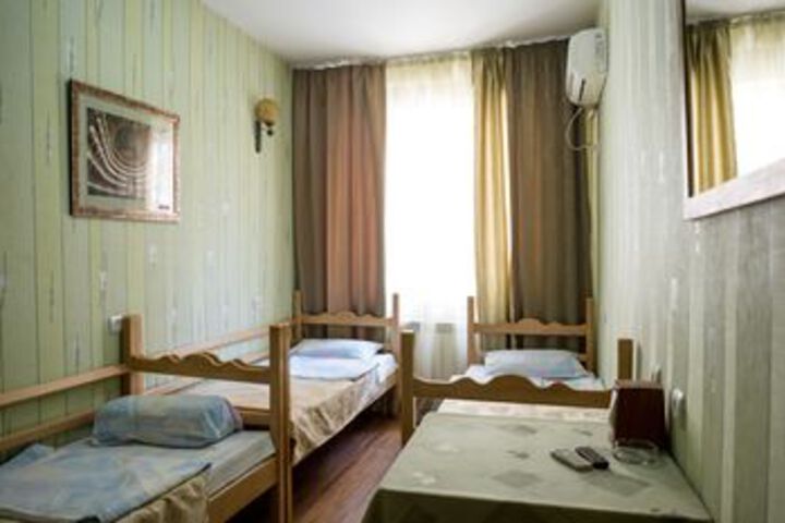 Room 12 of 32