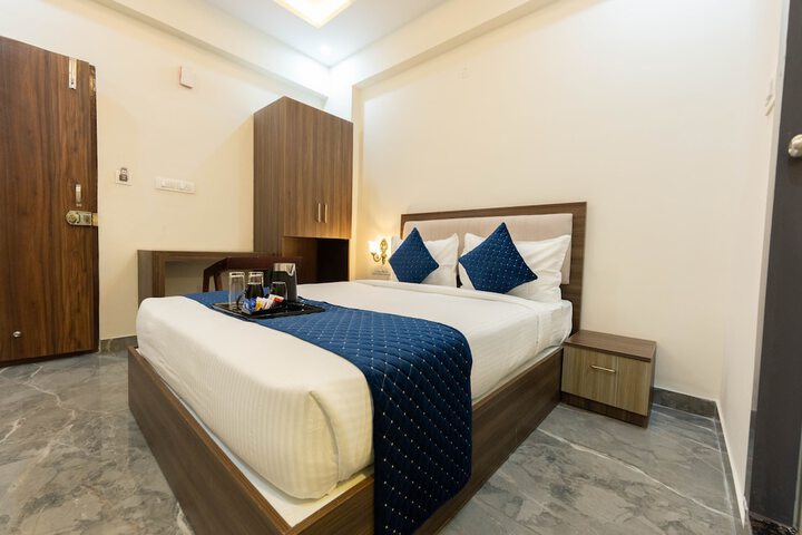 Room 3 of 16