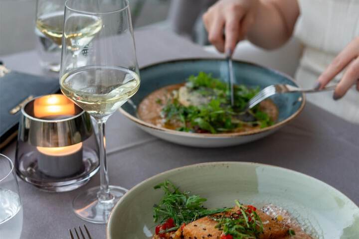 Dining 67 of 109