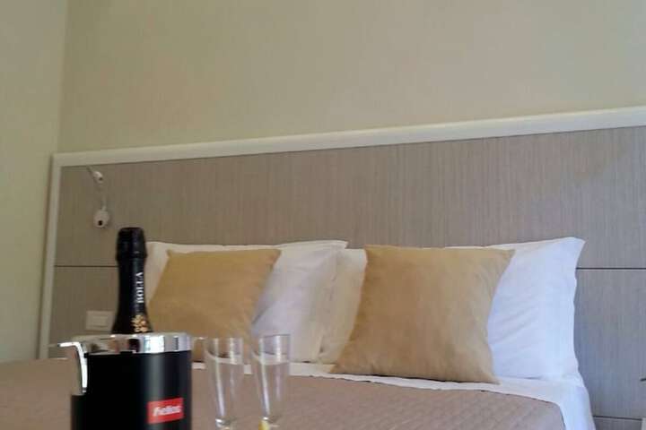 Room 5 of 40