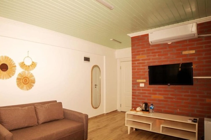 Room 5 of 26
