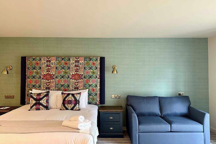 Room 65 of 153