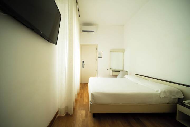 Room 48 of 93