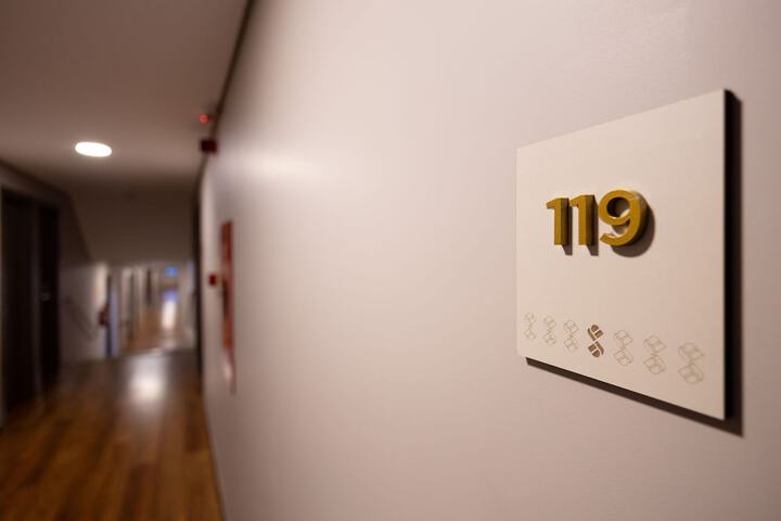 Ballroom/Hall 24 of 28