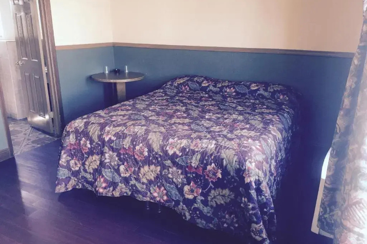 Room 2 of 15