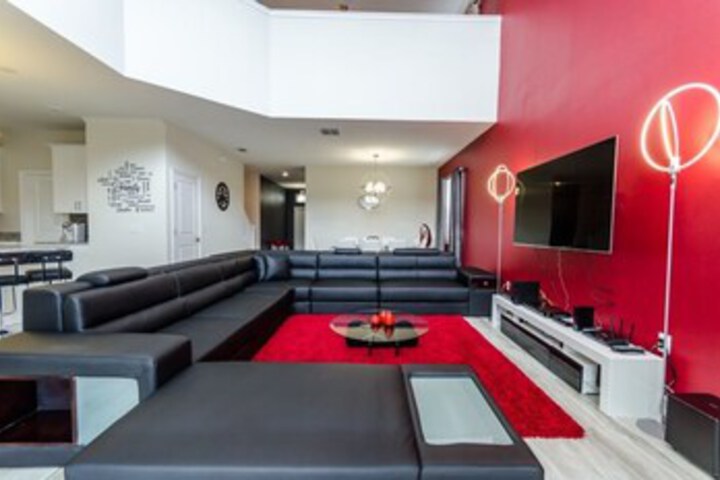 Room 27 of 37