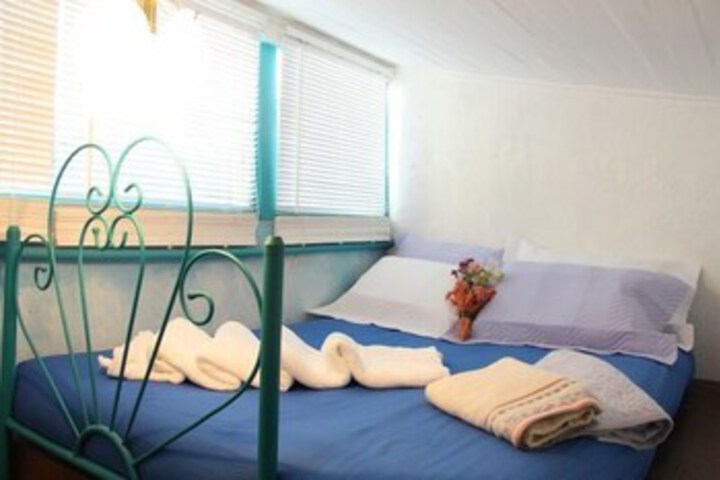 Room 25 of 114