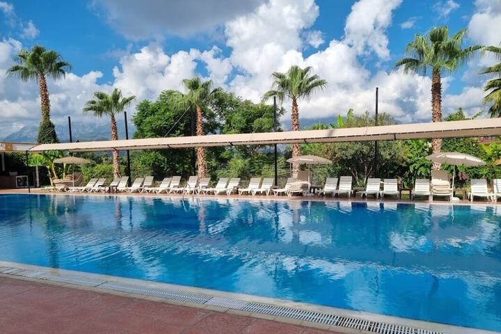 Pool 4 of 14