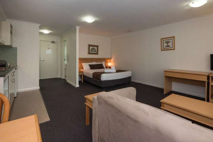 Room 11 of 37