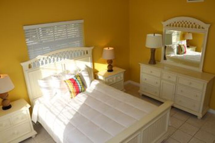 Room 10 of 25