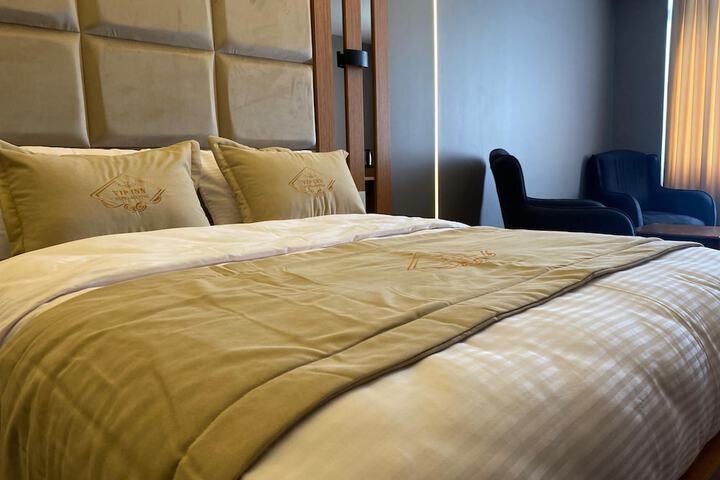 Room 5 of 39