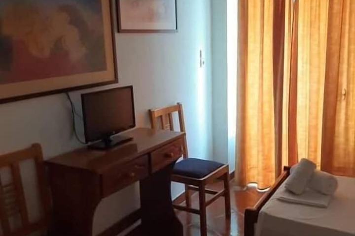 Room 10 of 23