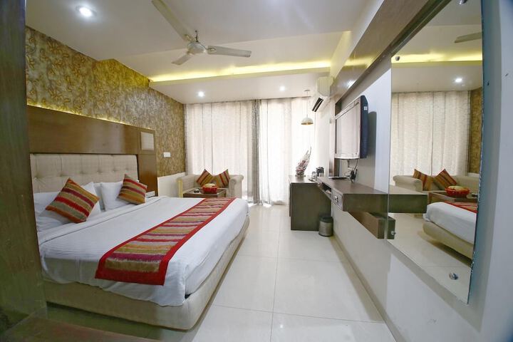 Room 15 of 42